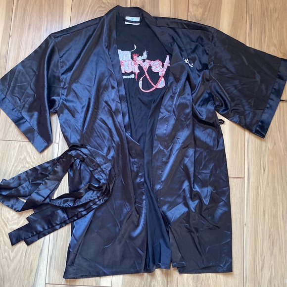 Other - Women’s silk robe